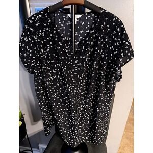 Croft & Barrow Women's 1X Black White Floral V-Neck Short Sleeve Blouse Top